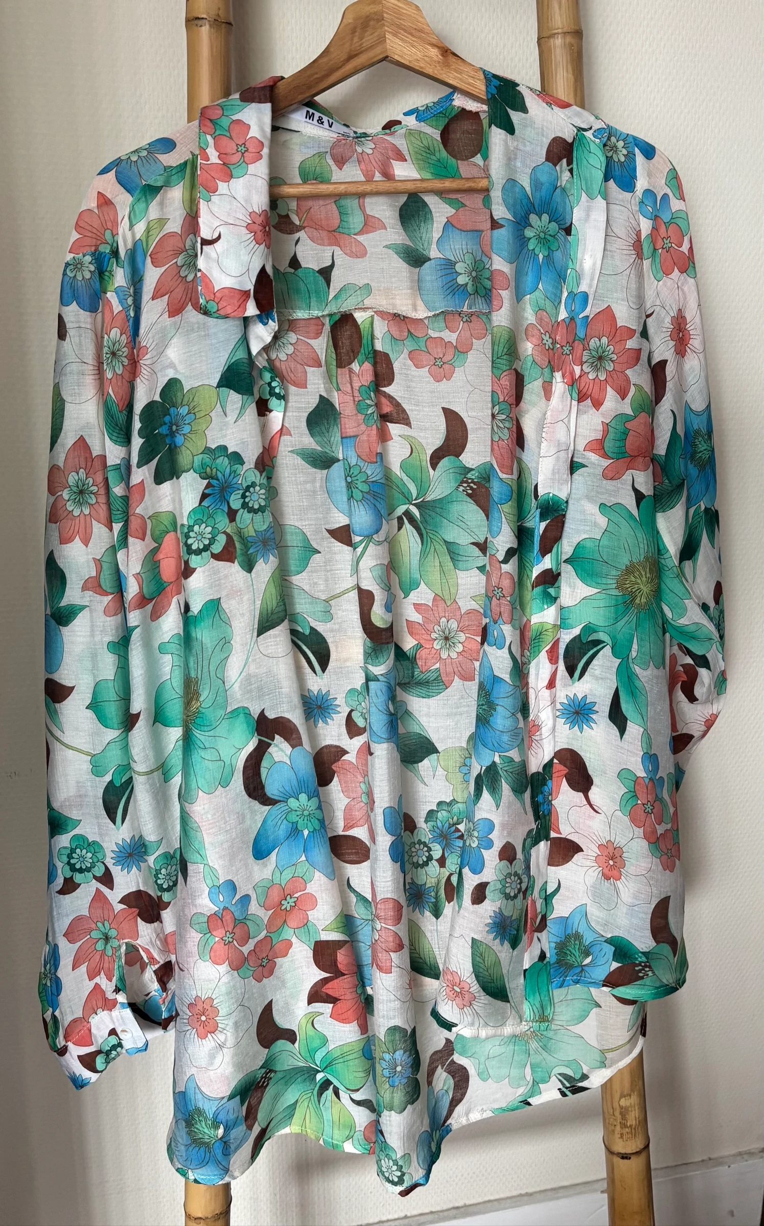 🌸 Flowy Floral Shirt - Size M – photo 3